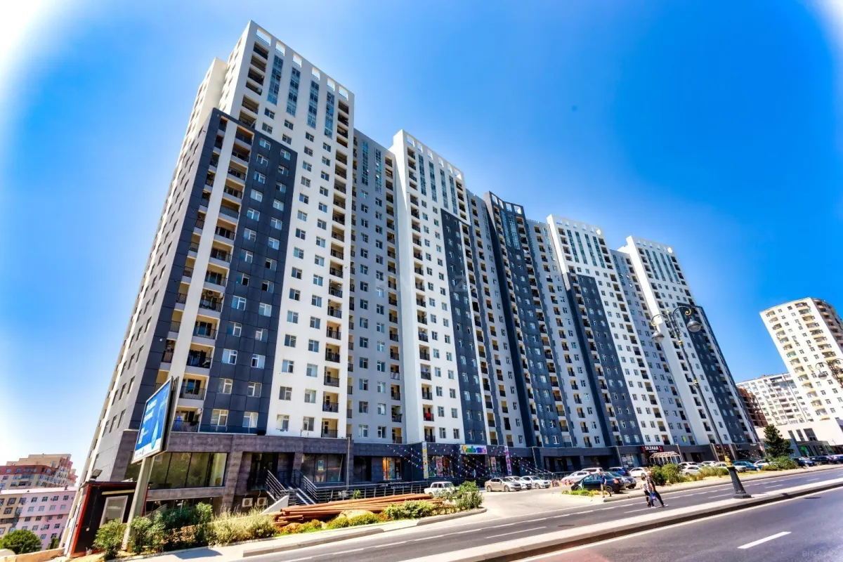 Satılır 4 otaqlı mənzil 155 m²