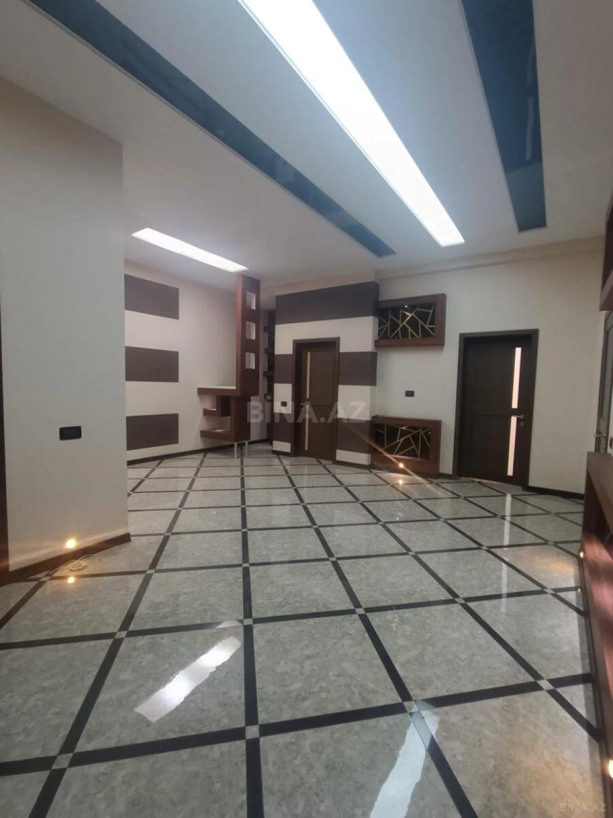 Satılır 4 otaqlı mənzil 170 m²