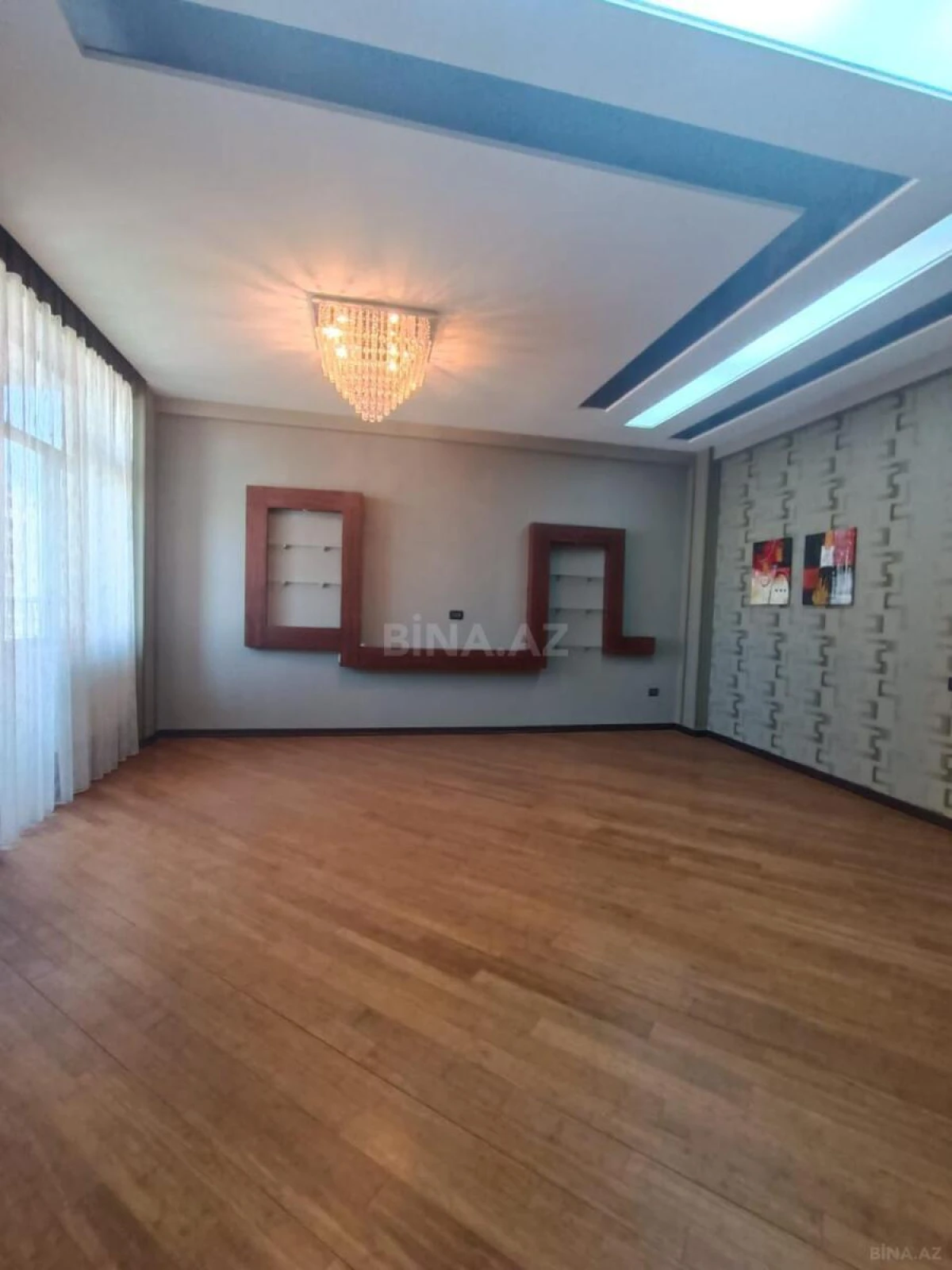 Satılır 4 otaqlı mənzil 170 m²