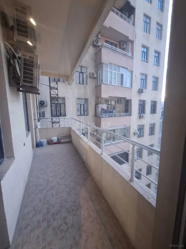 Satılır 4 otaqlı mənzil 170 m²