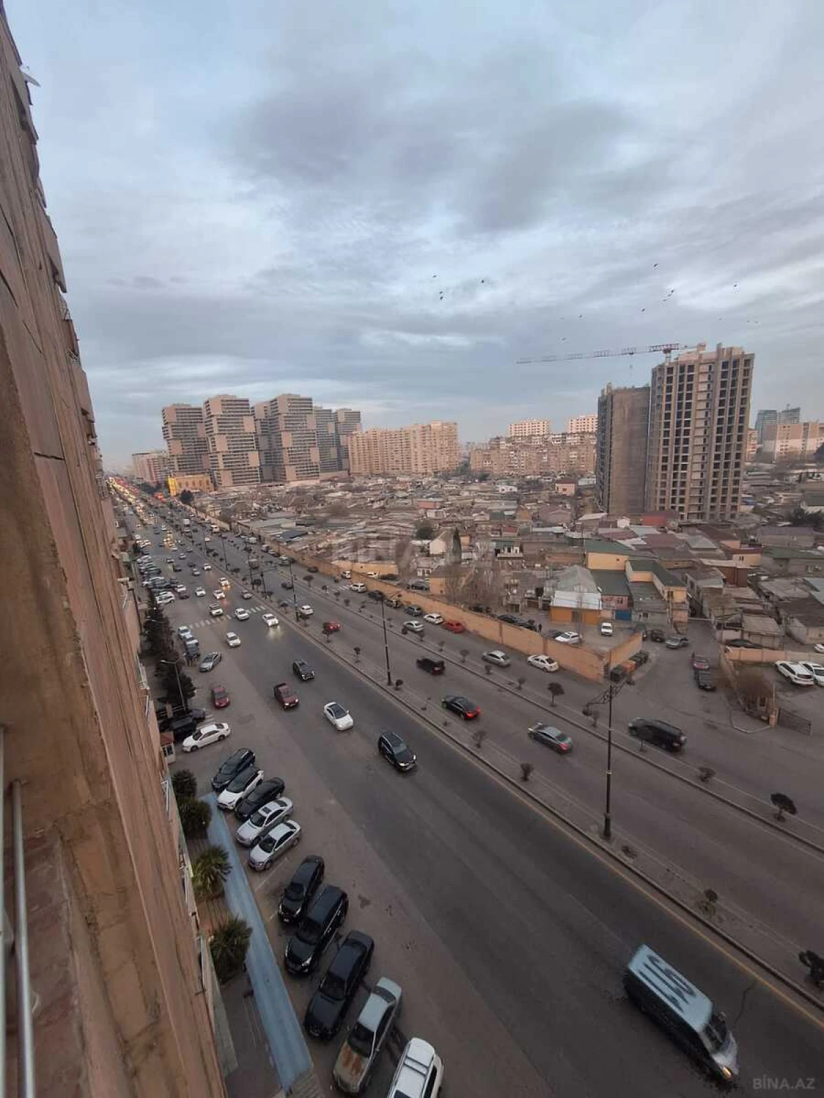 Satılır 4 otaqlı mənzil 170 m²