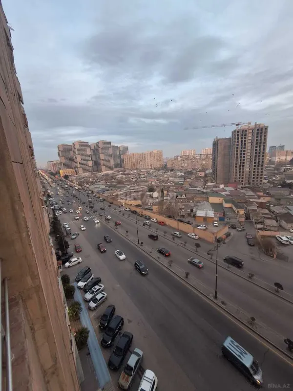 Satılır 4 otaqlı mənzil 170 m²