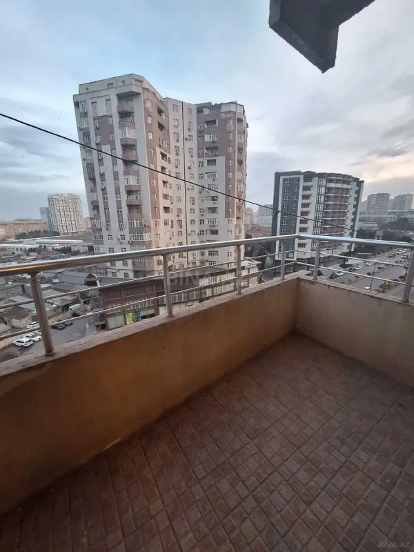 Satılır 4 otaqlı mənzil 170 m²