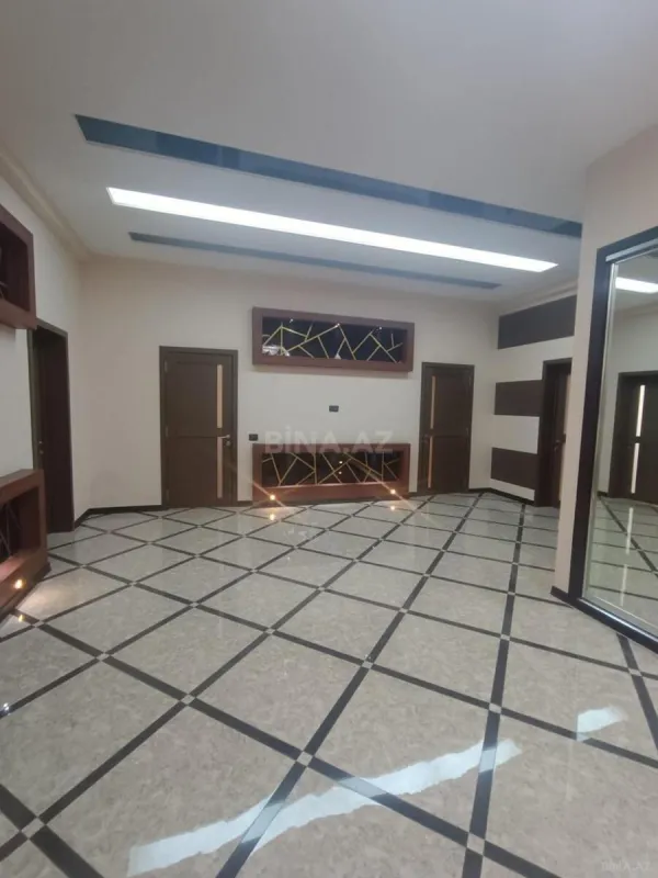 Satılır 4 otaqlı mənzil 170 m²