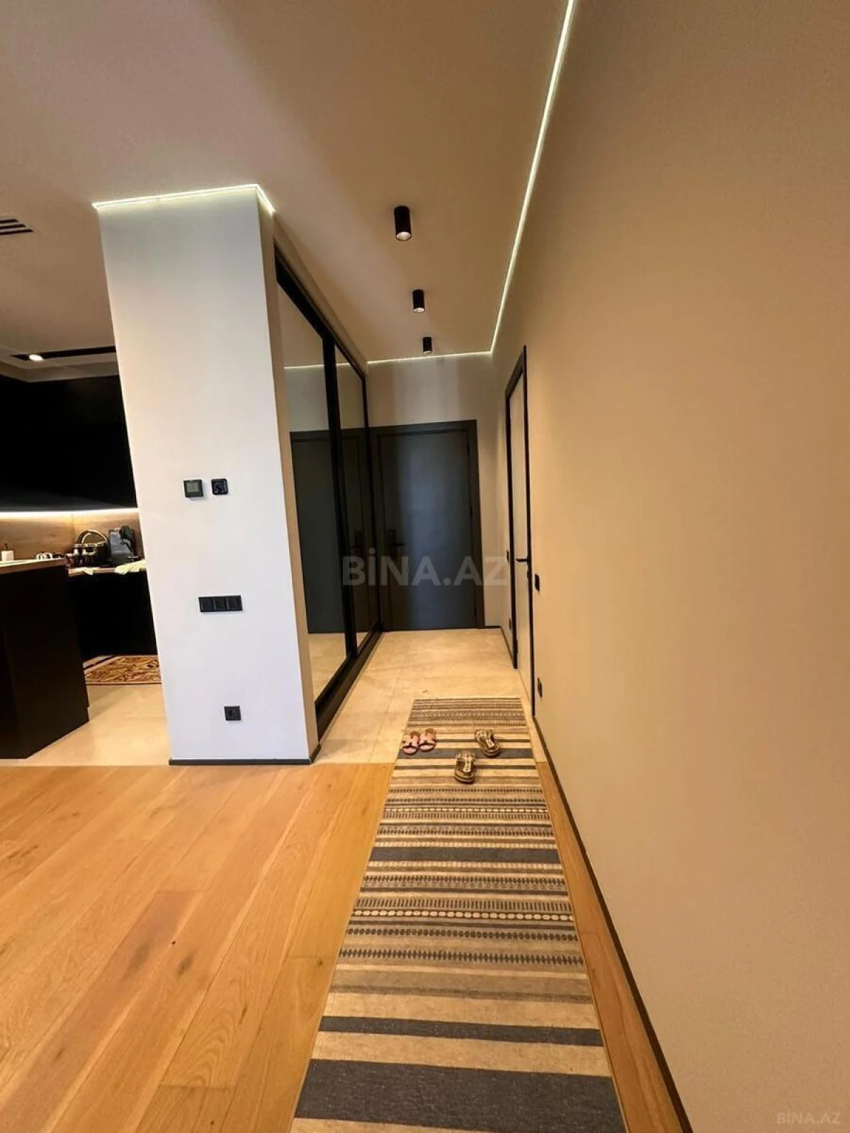 Kirayə verilir 2 otaqlı mənzil 79 m²