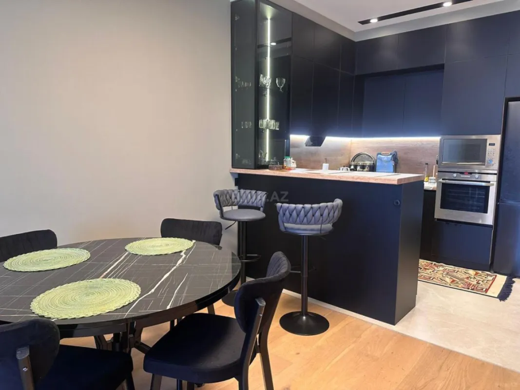 Kirayə verilir 2 otaqlı mənzil 79 m²