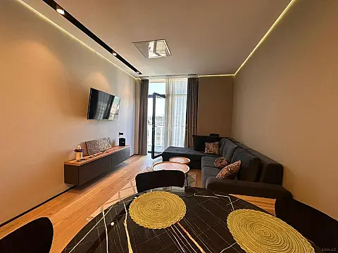 Kirayə verilir 2 otaqlı mənzil 79 m²