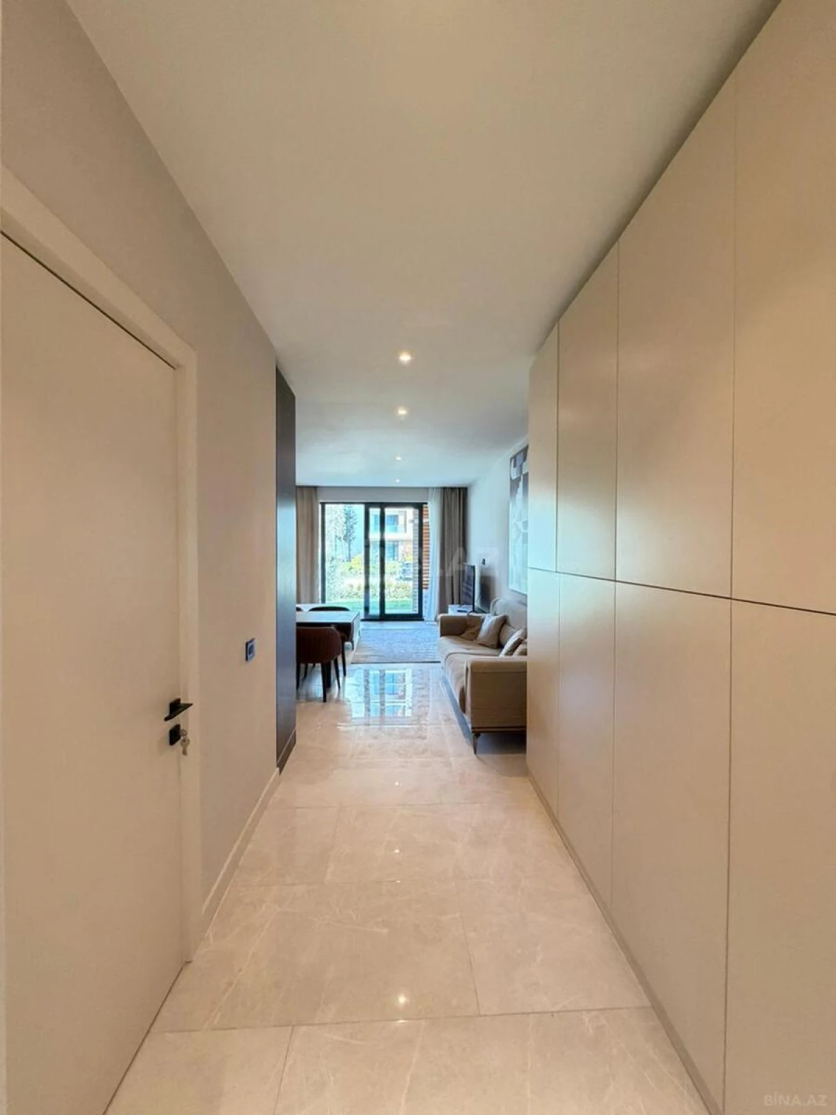 Satılır 1 otaqlı mənzil 57 m²