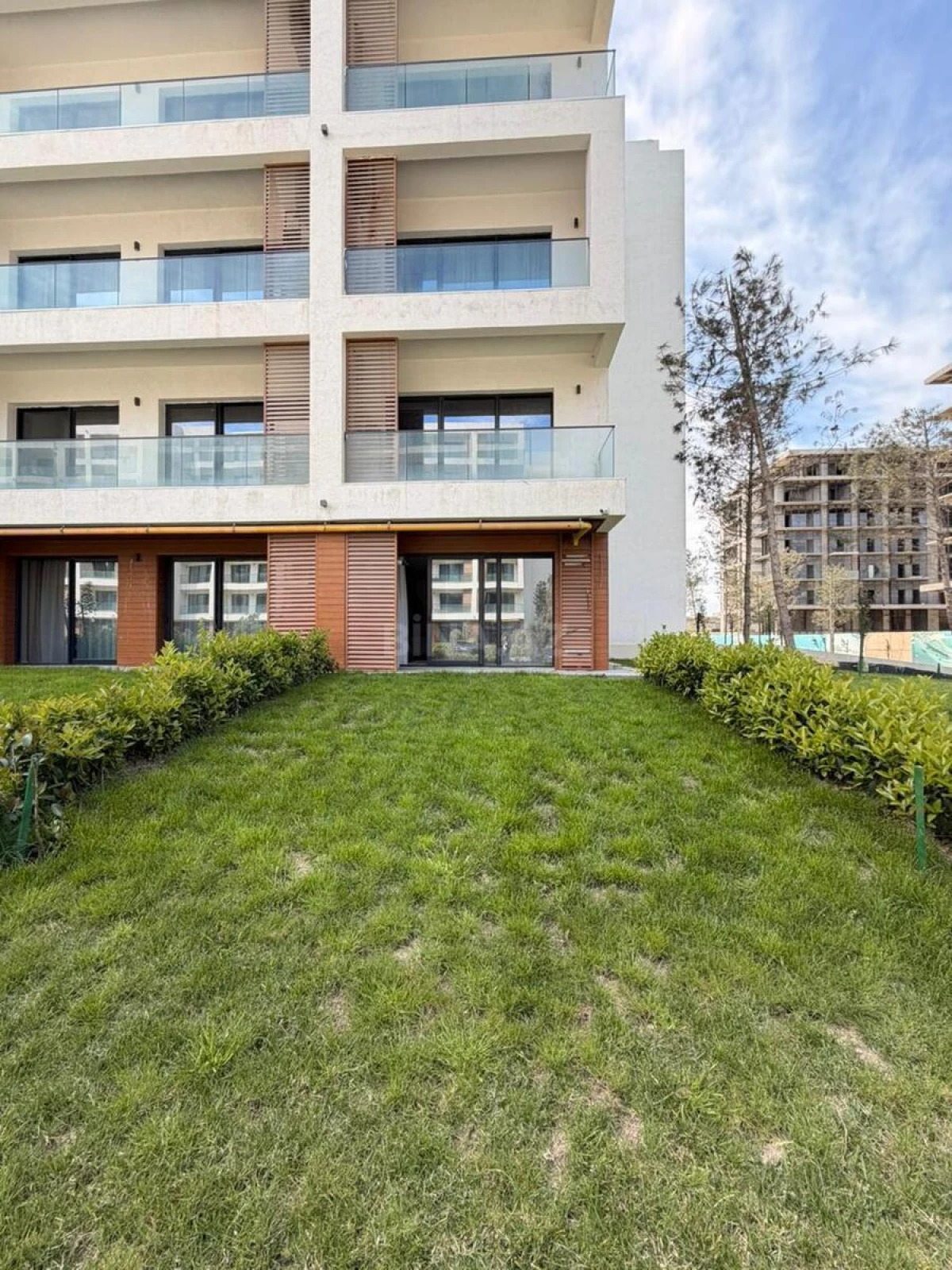 Satılır 1 otaqlı mənzil 57 m²