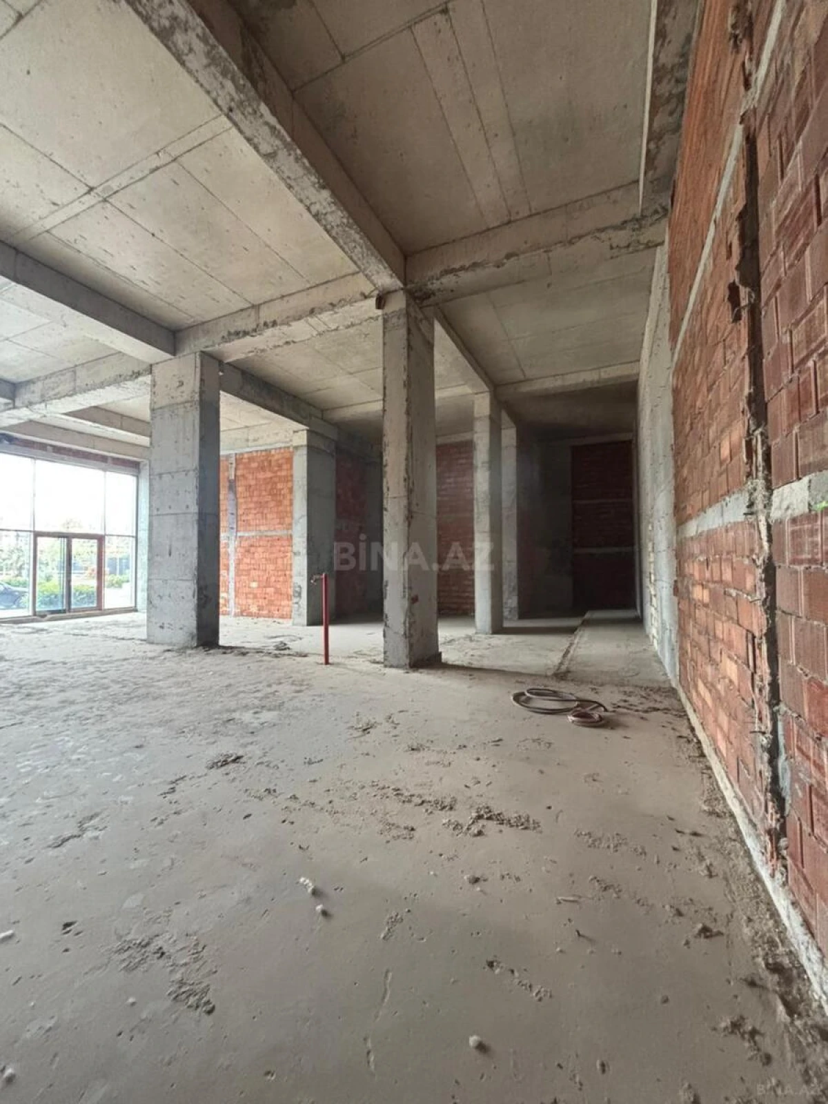 Kirayə verilir obyekt 245 m²