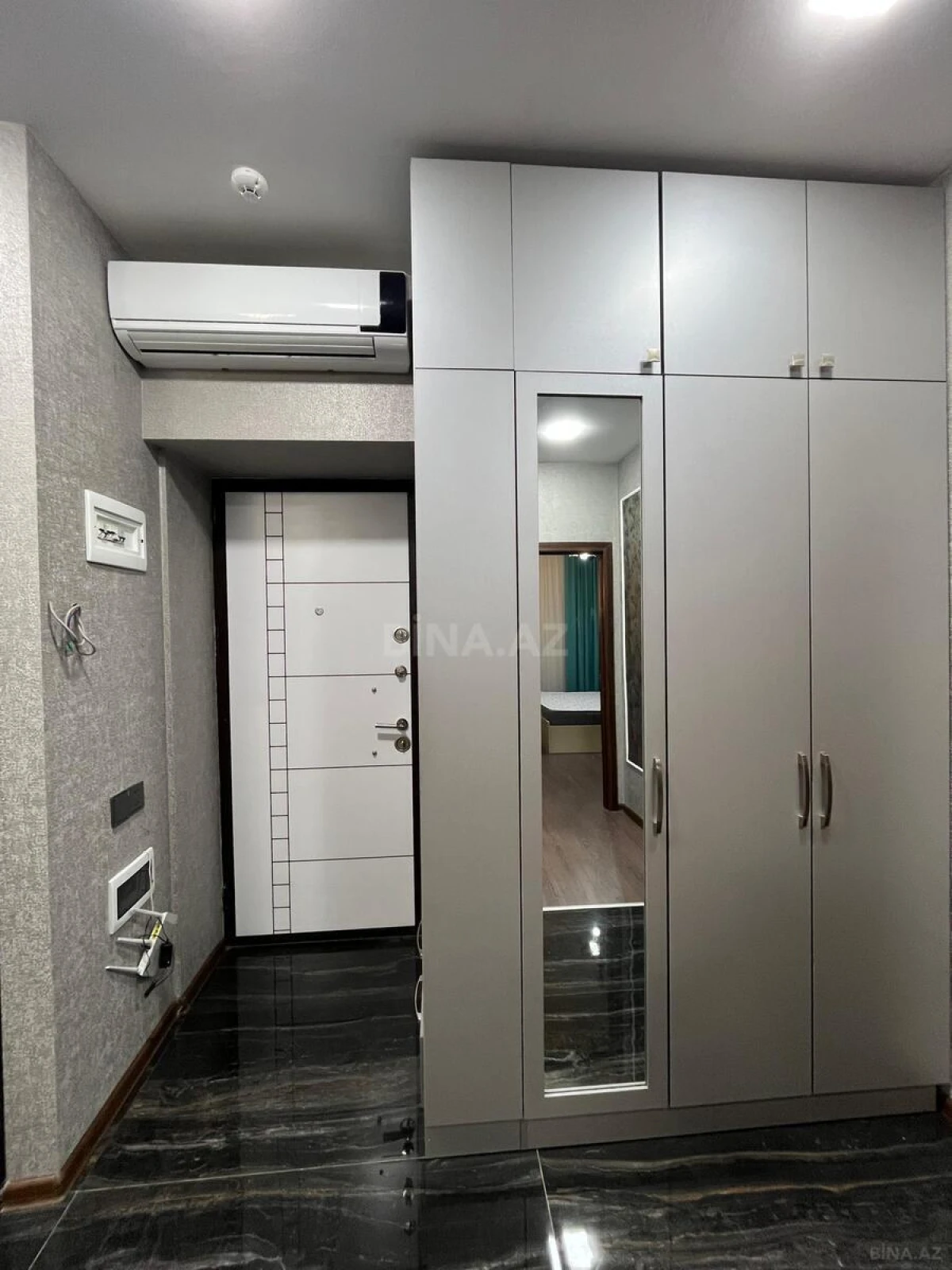 Kirayə verilir 2 otaqlı mənzil 70 m²