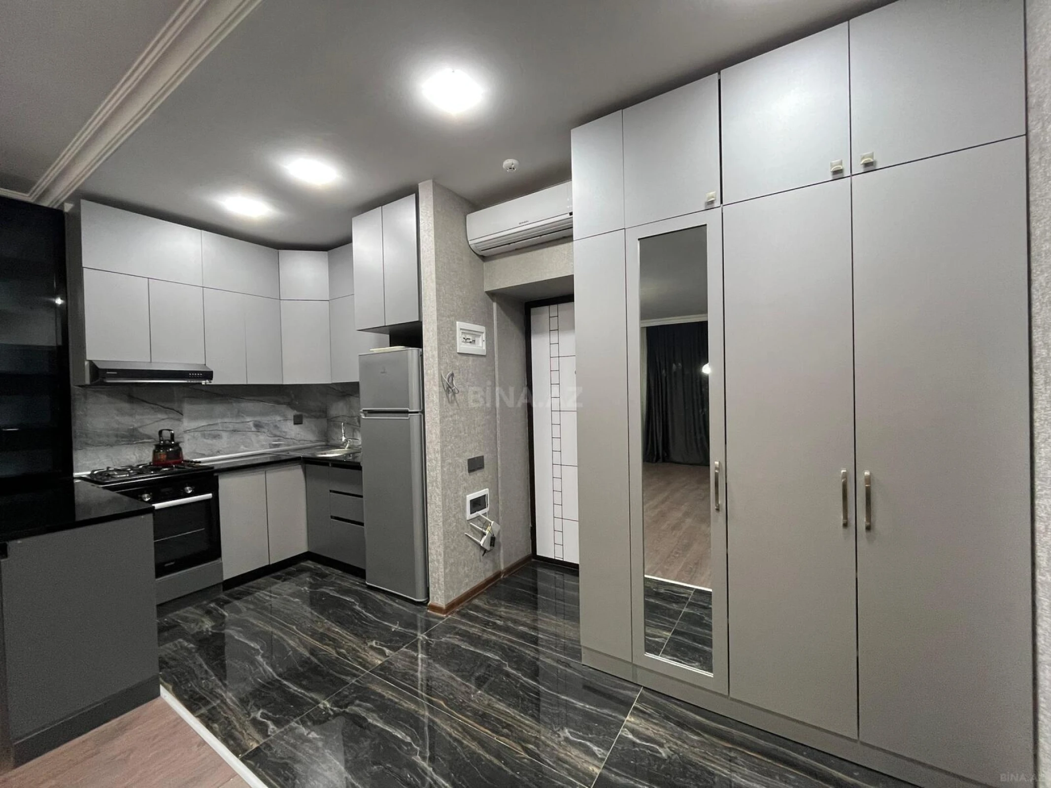Kirayə verilir 2 otaqlı mənzil 70 m²