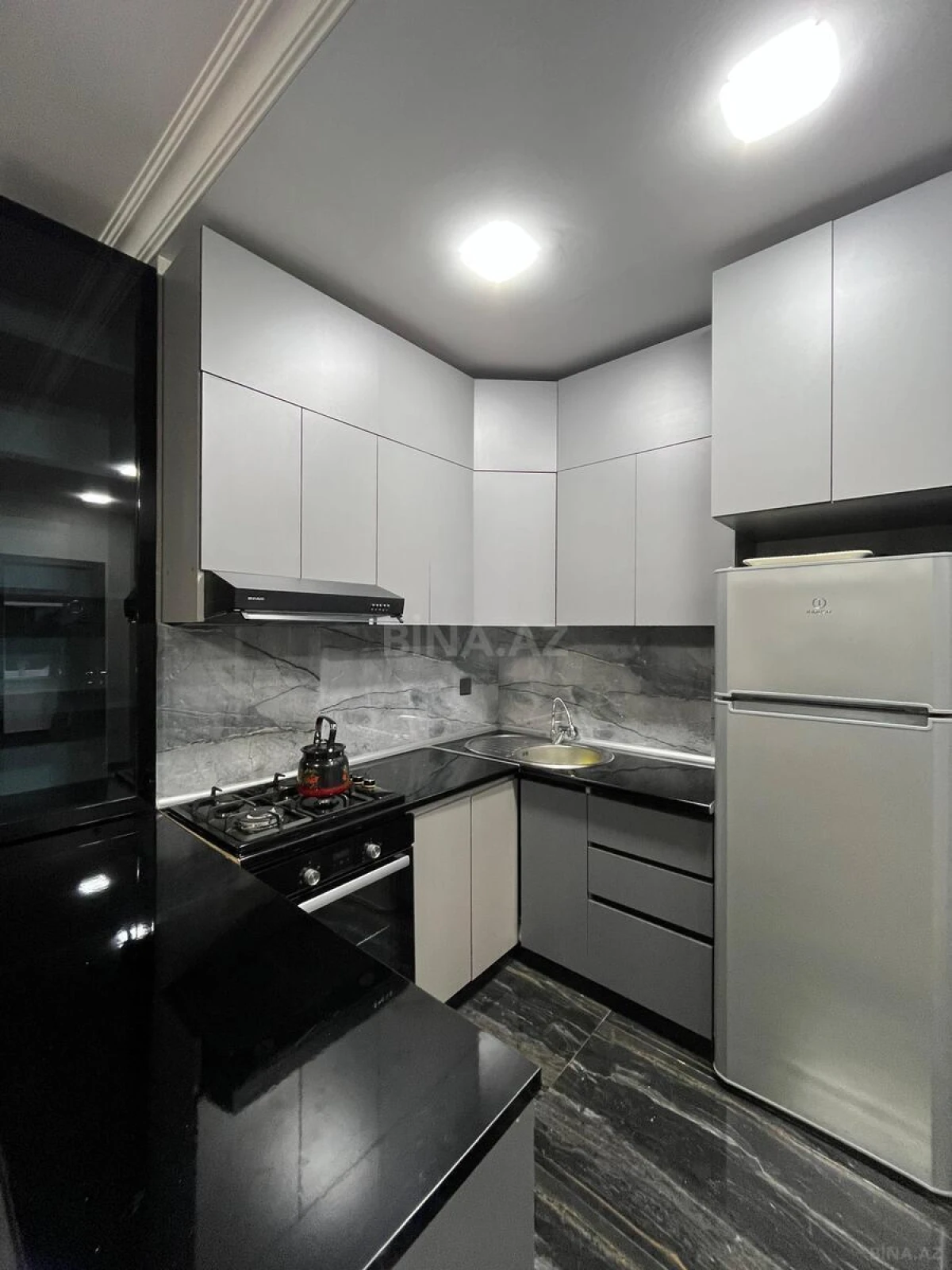 Kirayə verilir 2 otaqlı mənzil 70 m²