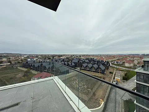 Satılır 3 otaqlı mənzil 121.9 m²