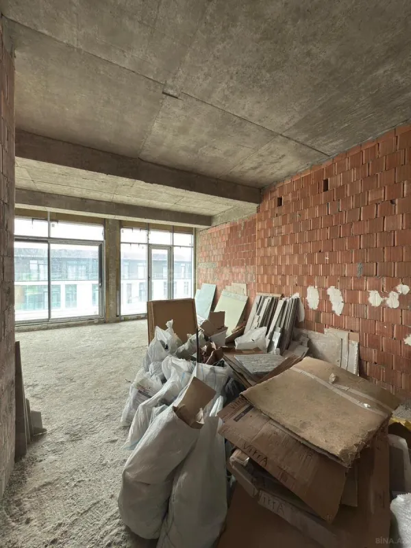 Satılır 3 otaqlı mənzil 121.9 m²