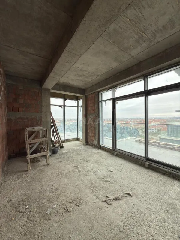 Satılır 3 otaqlı mənzil 121.9 m²