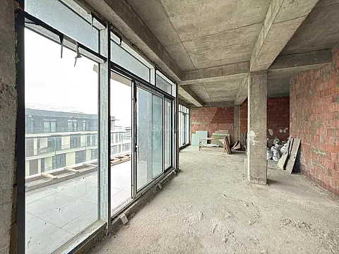 Satılır 3 otaqlı mənzil 121.9 m²