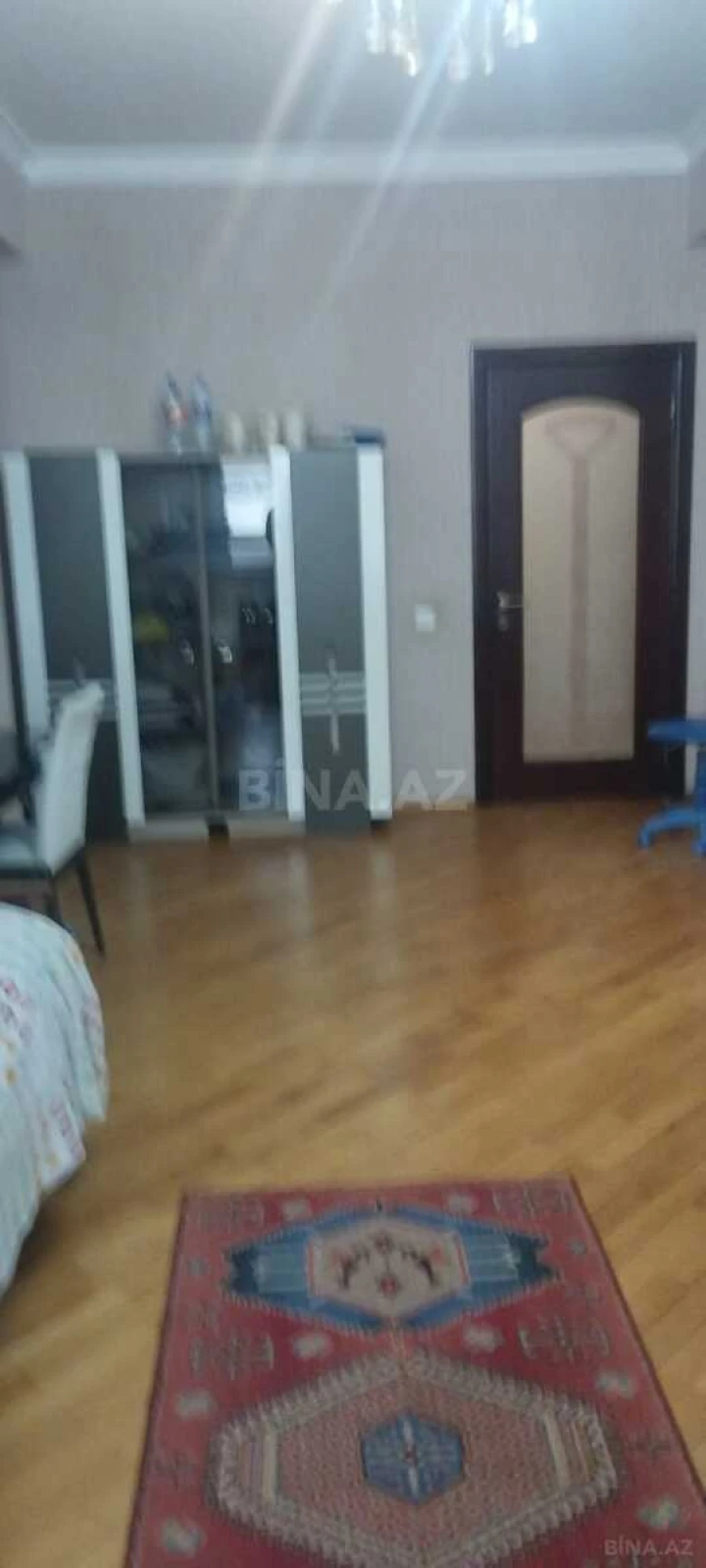 Kirayə verilir 3 otaqlı mənzil 156 m²