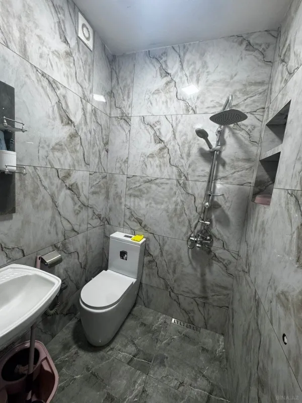 Kirayə verilir 2 otaqlı mənzil 70 m²