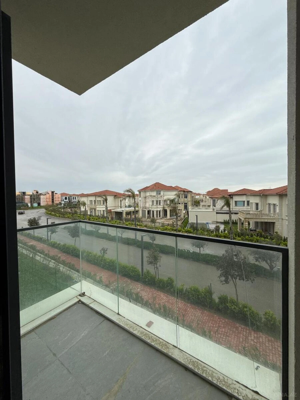 Satılır 2 otaqlı mənzil 84.3 m²