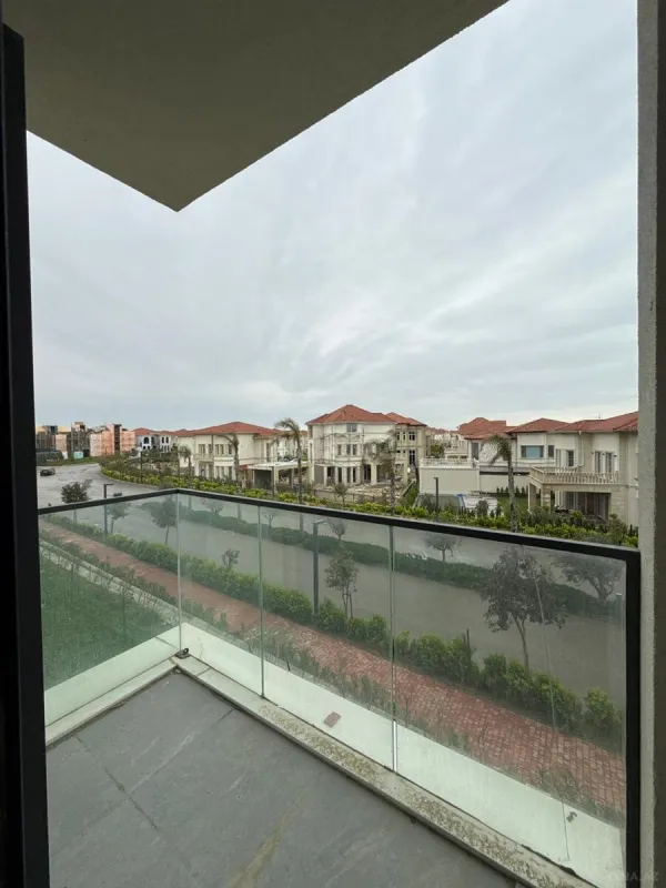 Satılır 2 otaqlı mənzil 84.3 m²