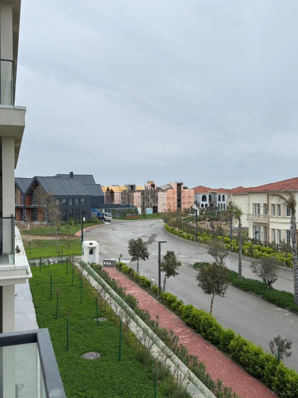 Satılır 2 otaqlı mənzil 84.3 m²