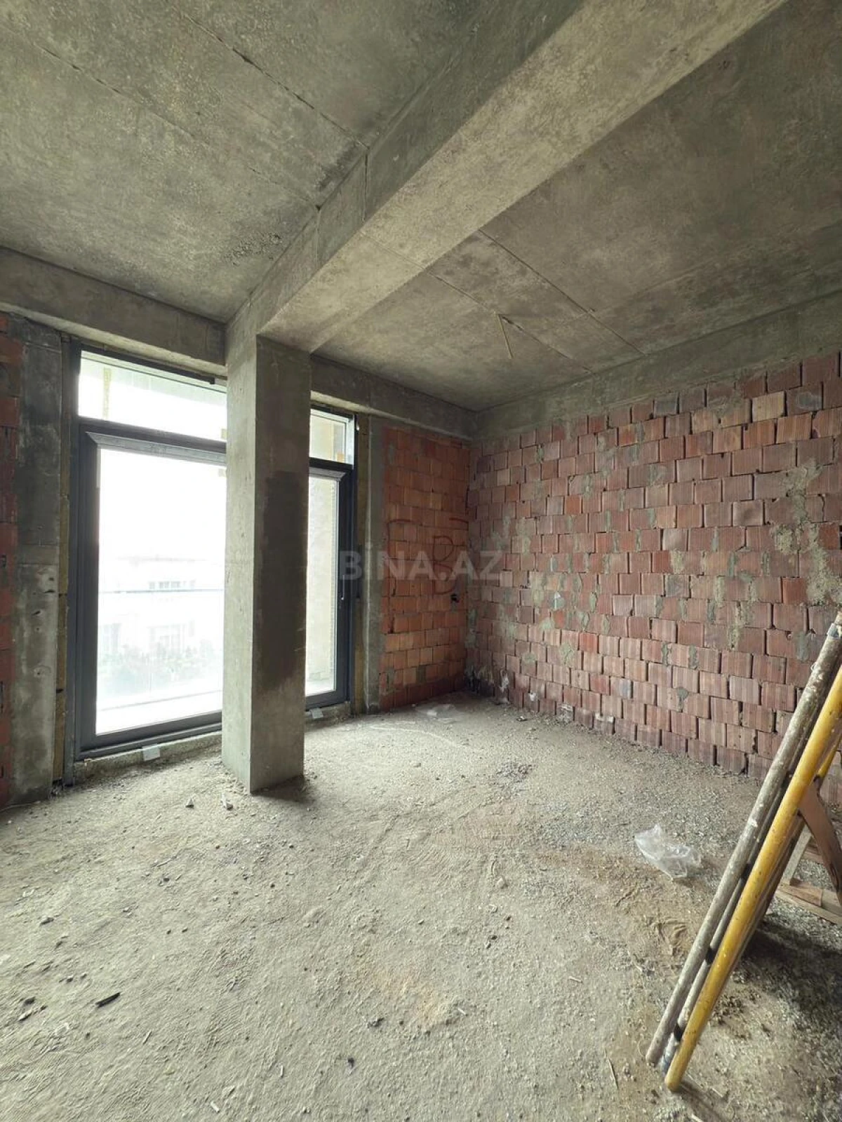 Satılır 2 otaqlı mənzil 84.3 m²