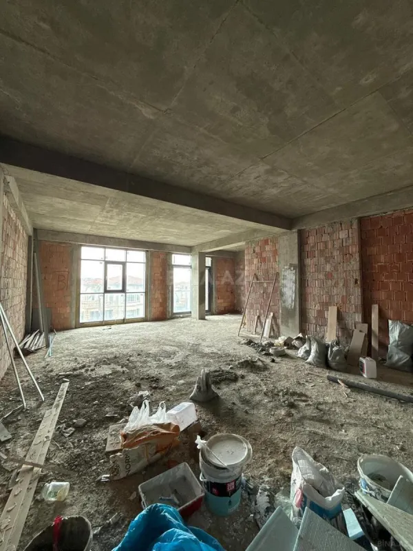 Satılır 2 otaqlı mənzil 84.3 m²