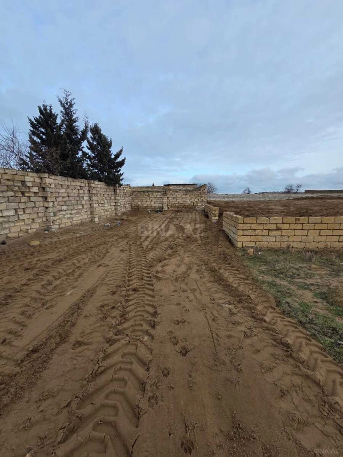 Satılır torpaq sahəsi 12 m²