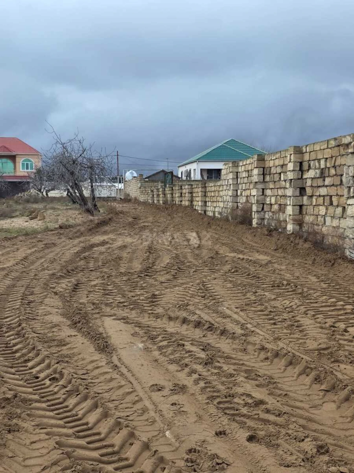 Satılır torpaq sahəsi 12 m²