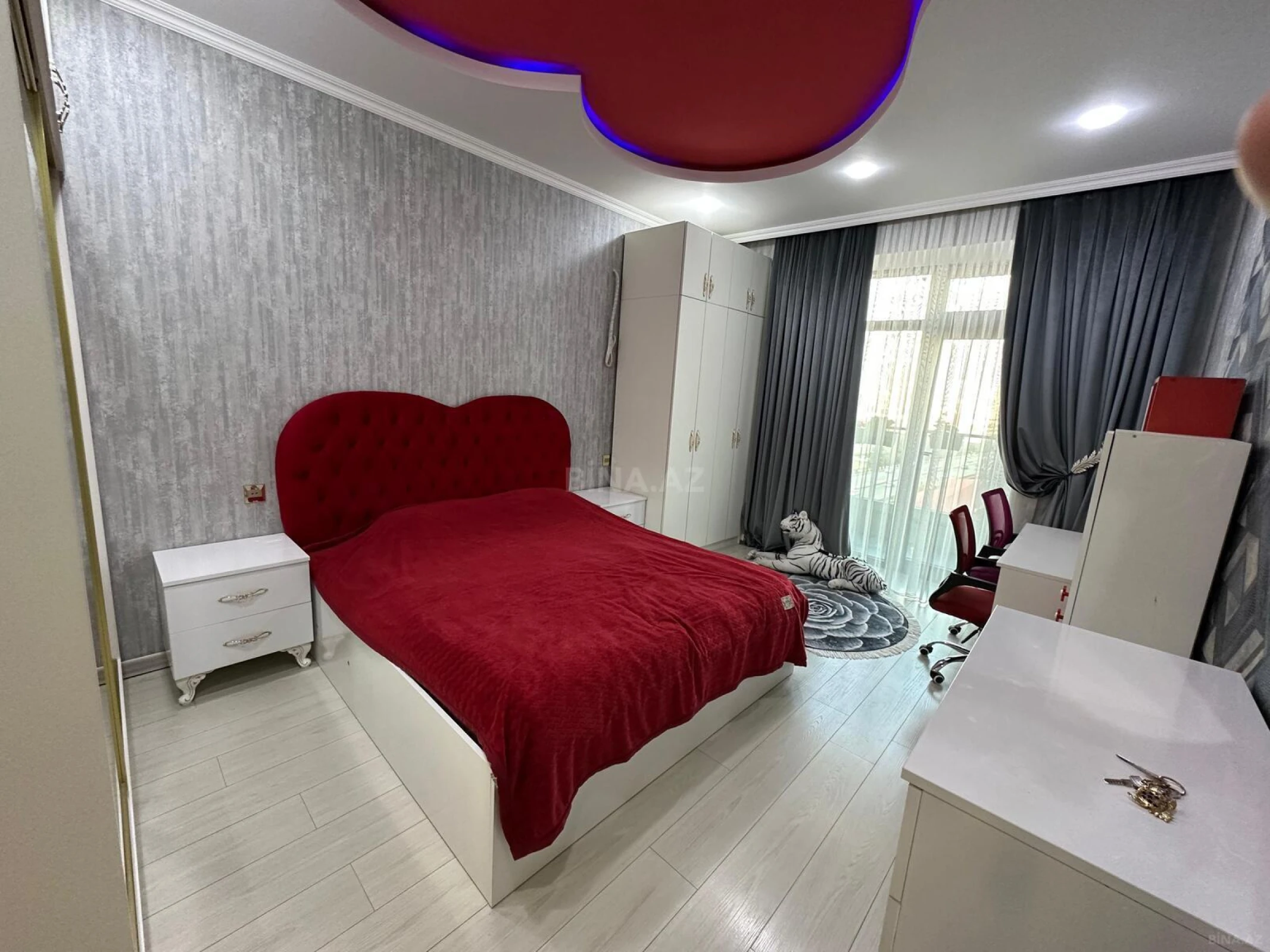 Kirayə verilir 2 otaqlı mənzil 100.3 m²