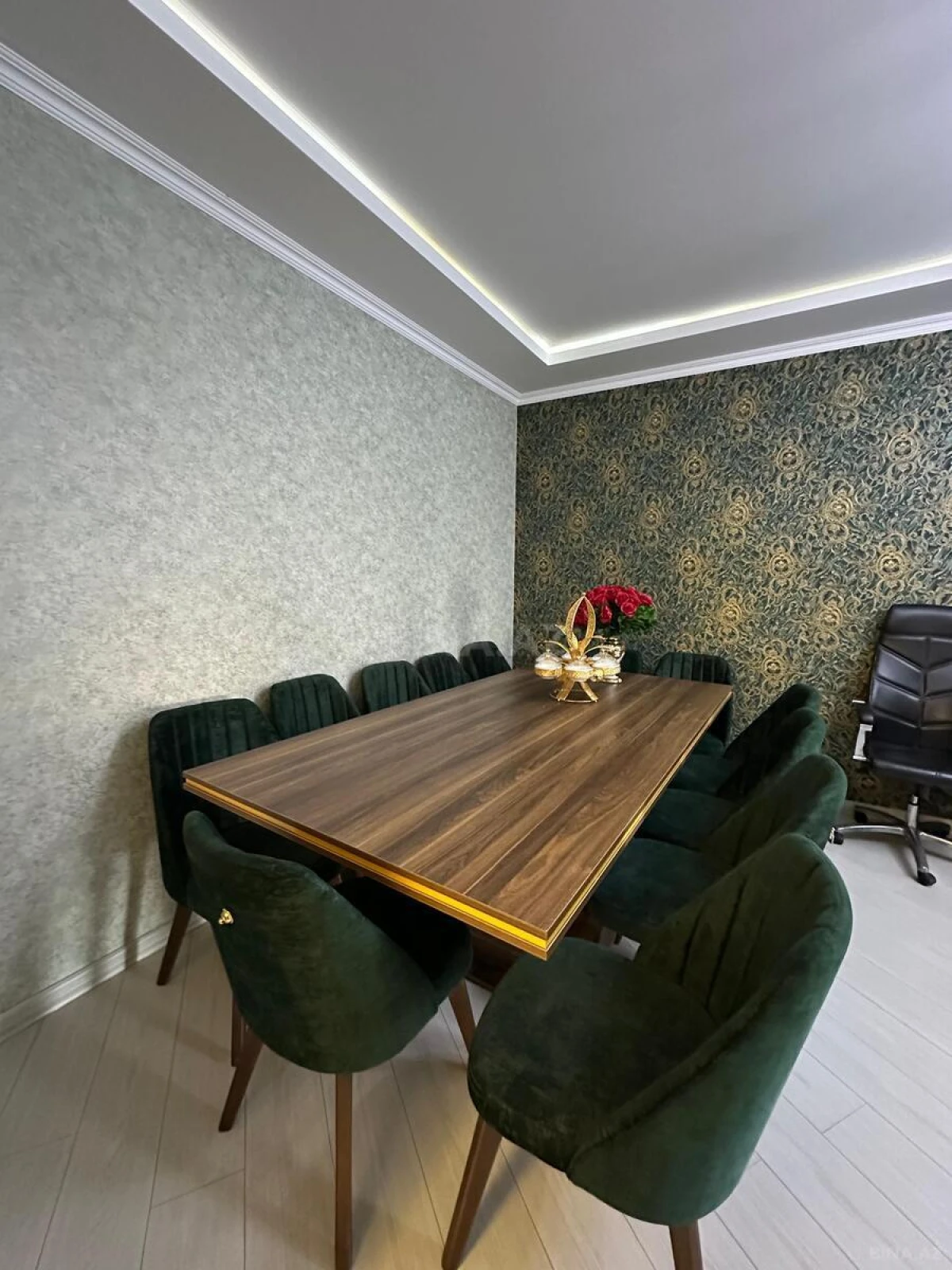 Kirayə verilir 2 otaqlı mənzil 100.3 m²