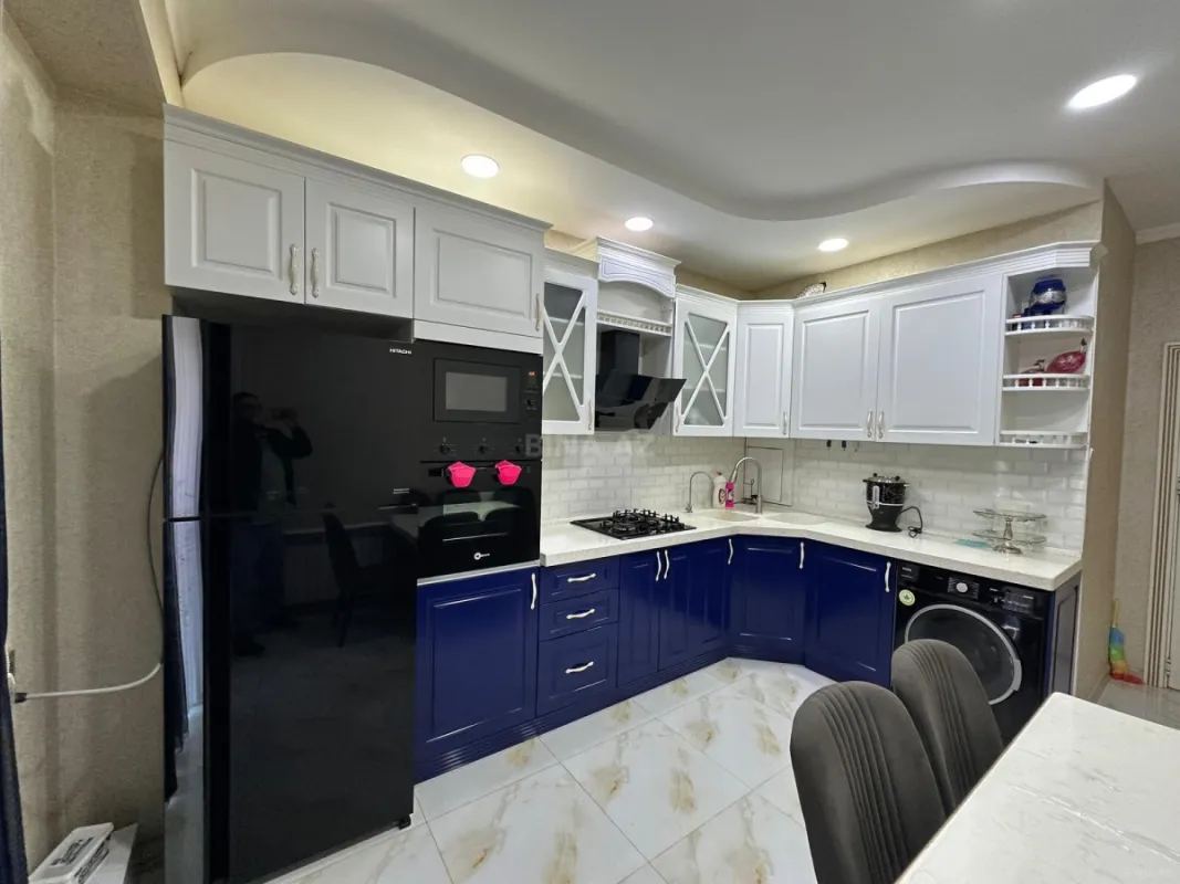 Kirayə verilir 2 otaqlı mənzil 100.3 m²