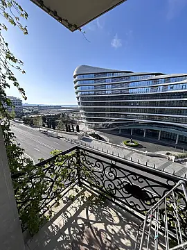 Kirayə verilir 3 otaqlı mənzil 138 m²