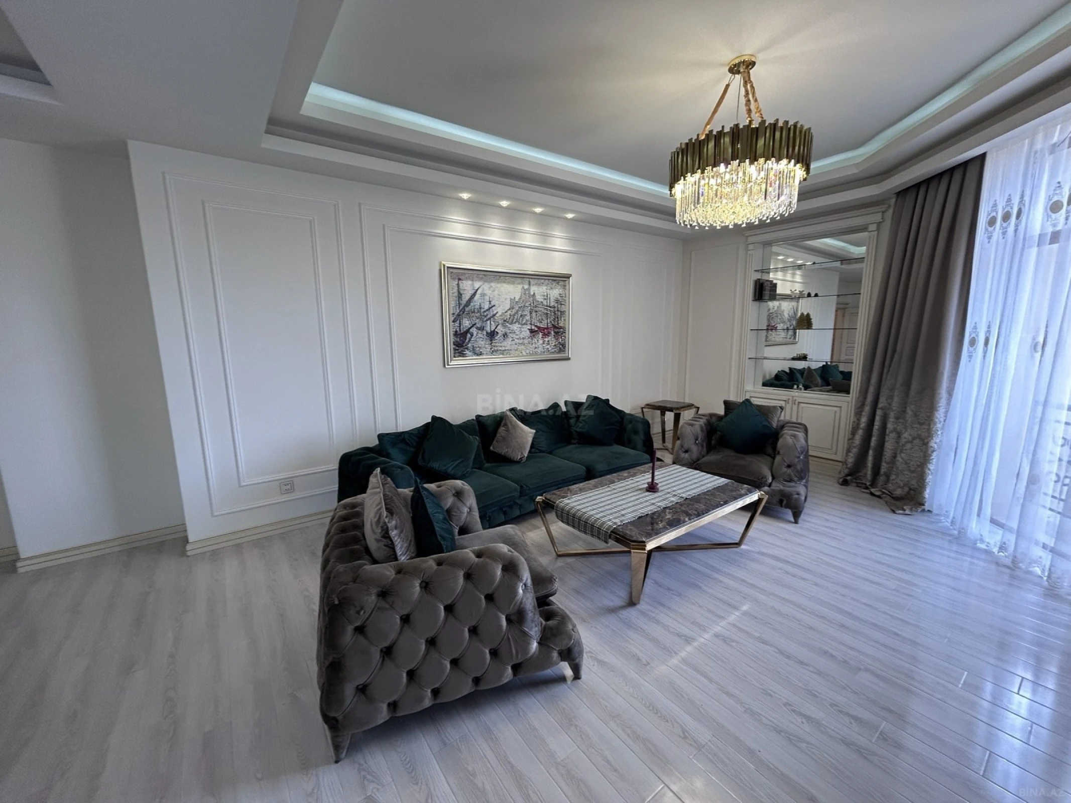 Kirayə verilir 3 otaqlı mənzil 138 m²