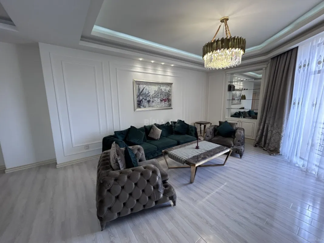 Kirayə verilir 3 otaqlı mənzil 138 m²