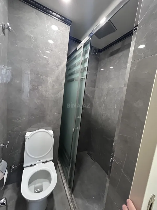 Kirayə verilir 3 otaqlı mənzil 138 m²