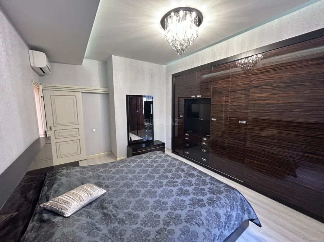 Kirayə verilir 3 otaqlı mənzil 138 m²