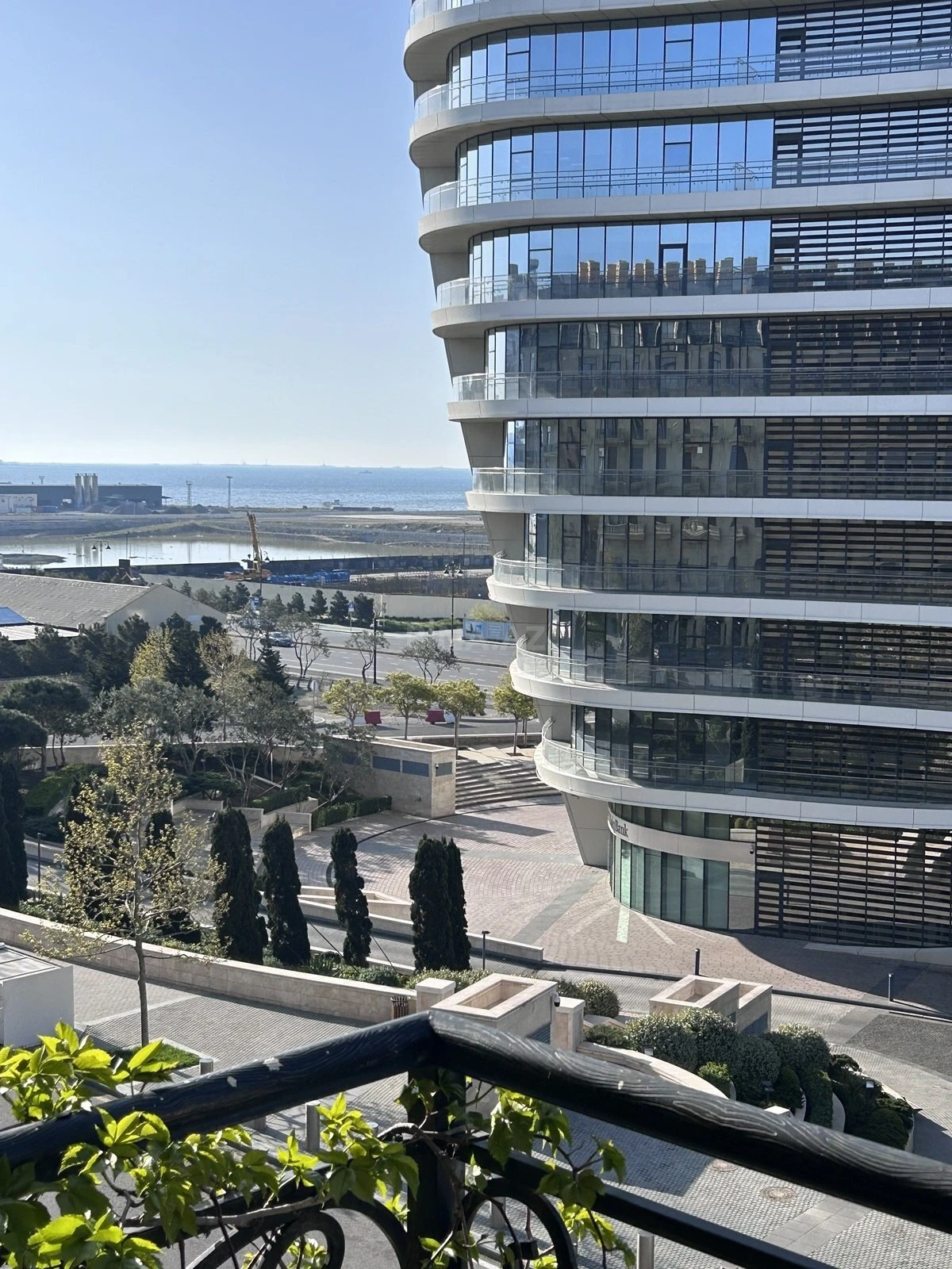 Kirayə verilir 3 otaqlı mənzil 138 m²