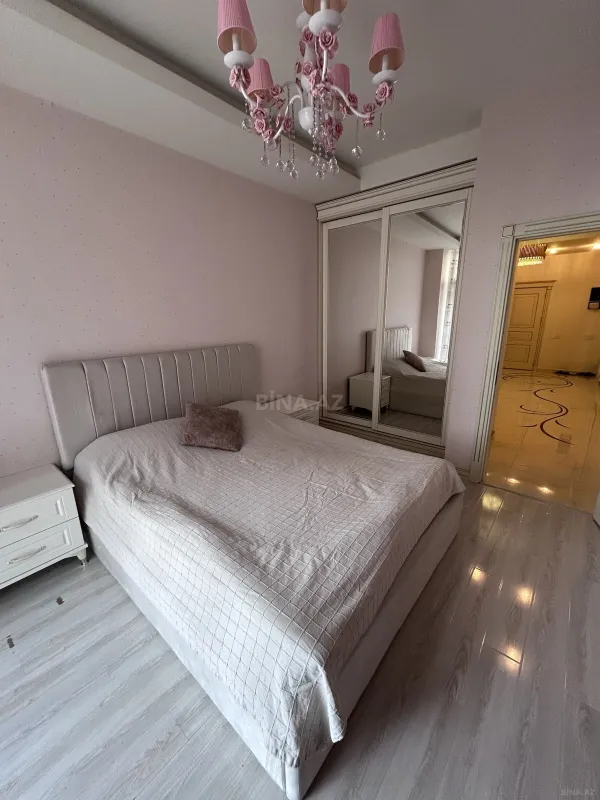 Kirayə verilir 3 otaqlı mənzil 138 m²