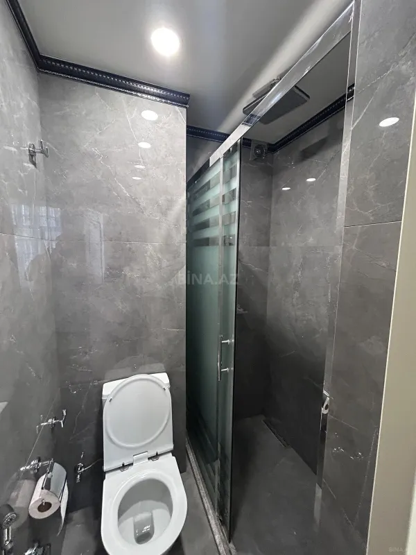 Kirayə verilir 3 otaqlı mənzil 138 m²