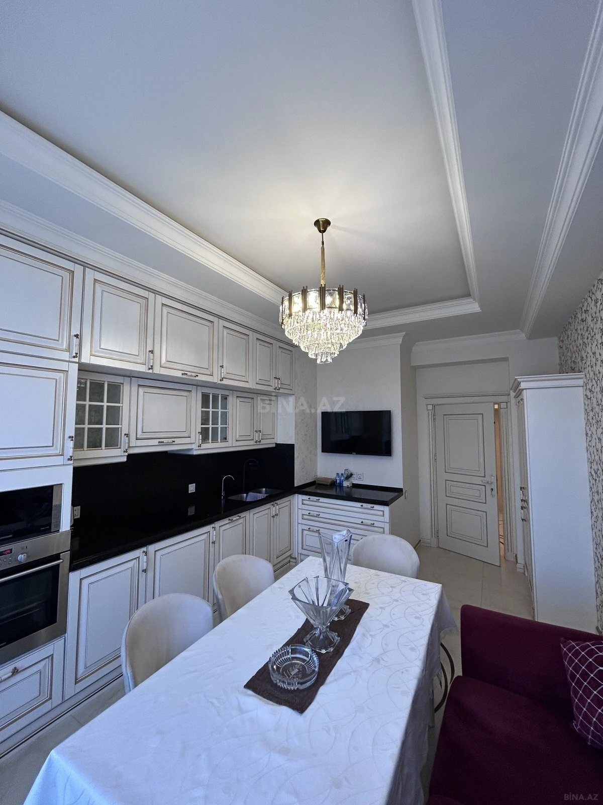 Kirayə verilir 3 otaqlı mənzil 138 m²