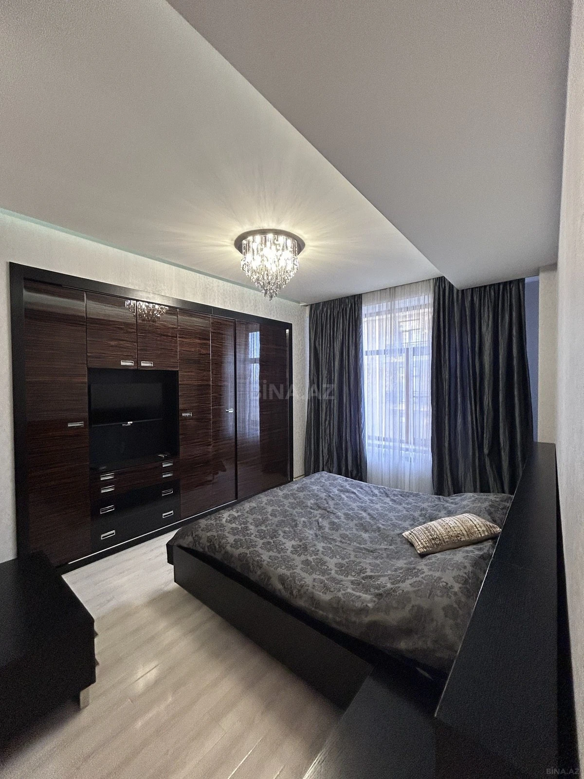 Kirayə verilir 3 otaqlı mənzil 138 m²
