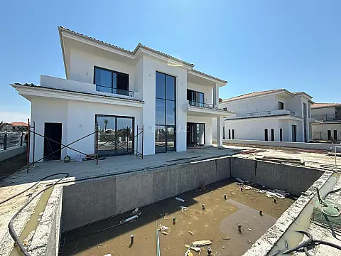 Satılır 6 otaqlı həyət evi 450 m²