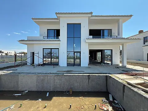 Satılır 6 otaqlı həyət evi 450 m²