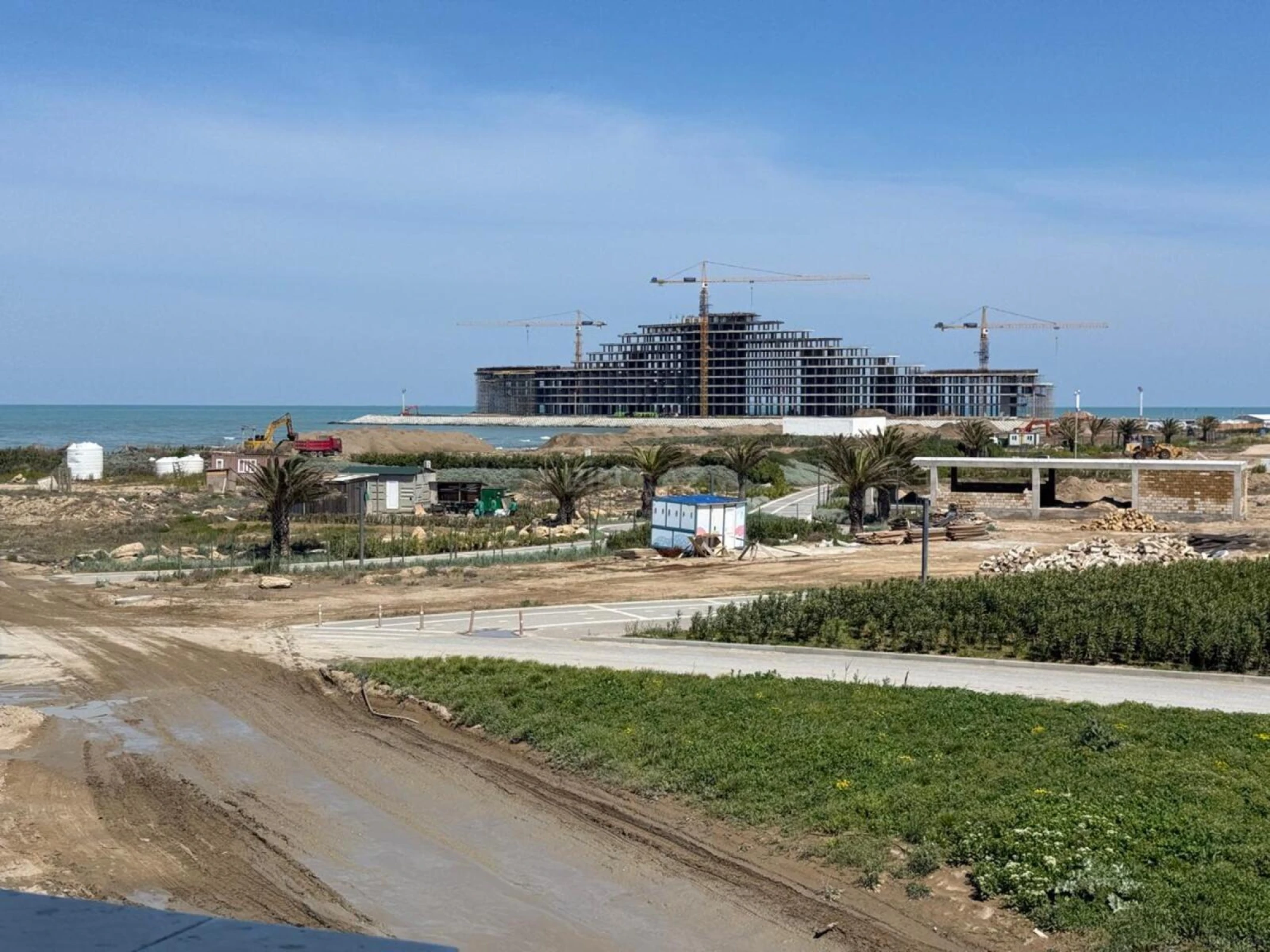 Satılır 6 otaqlı həyət evi 450 m²