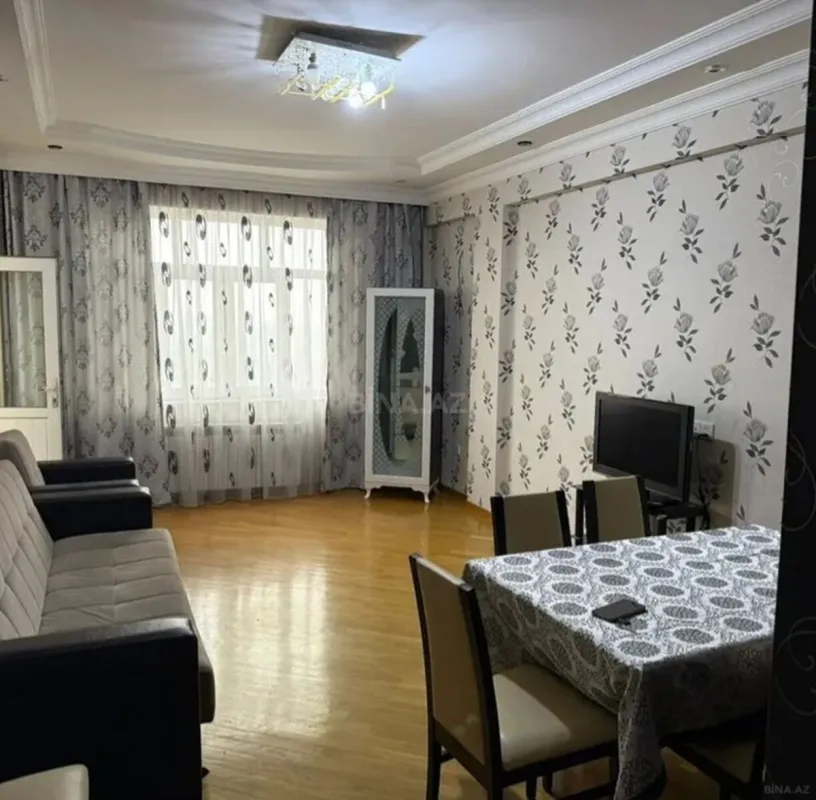 Kirayə verilir 2 otaqlı mənzil 70 m²
