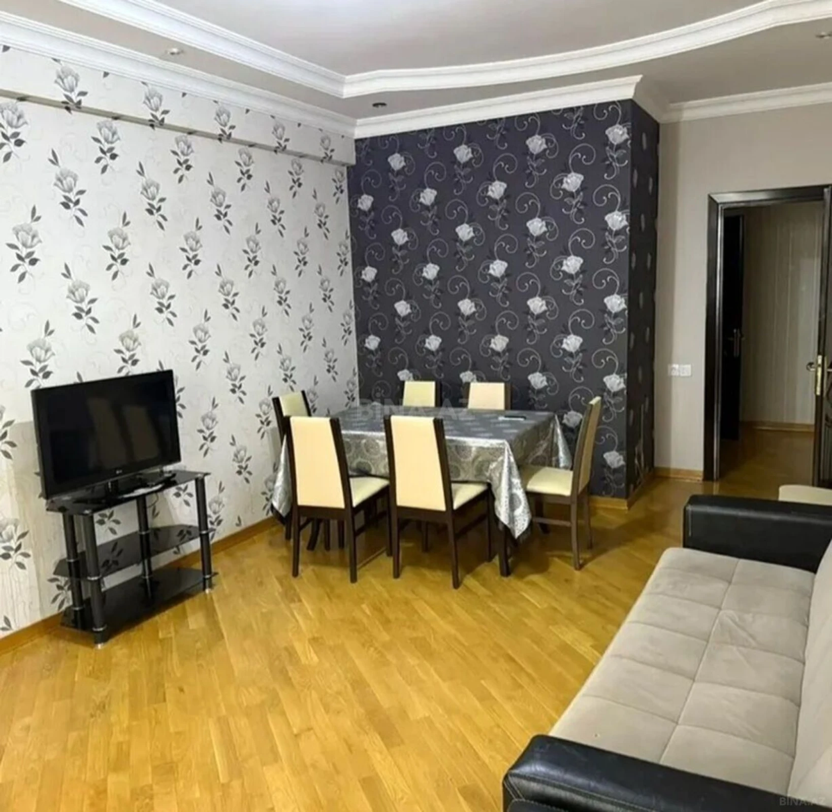 Kirayə verilir 2 otaqlı mənzil 70 m²