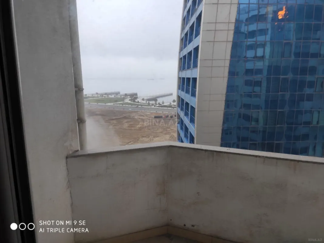 Kirayə verilir 3 otaqlı mənzil 154 m²