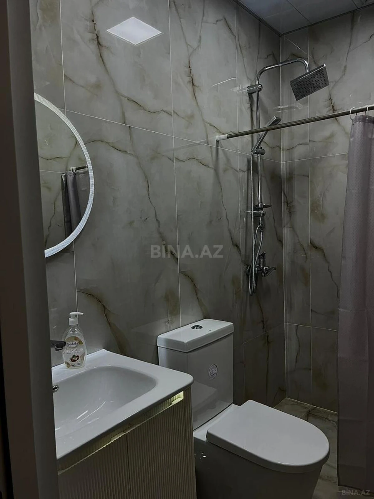 Satılır 4 otaqlı həyət evi 200 m²